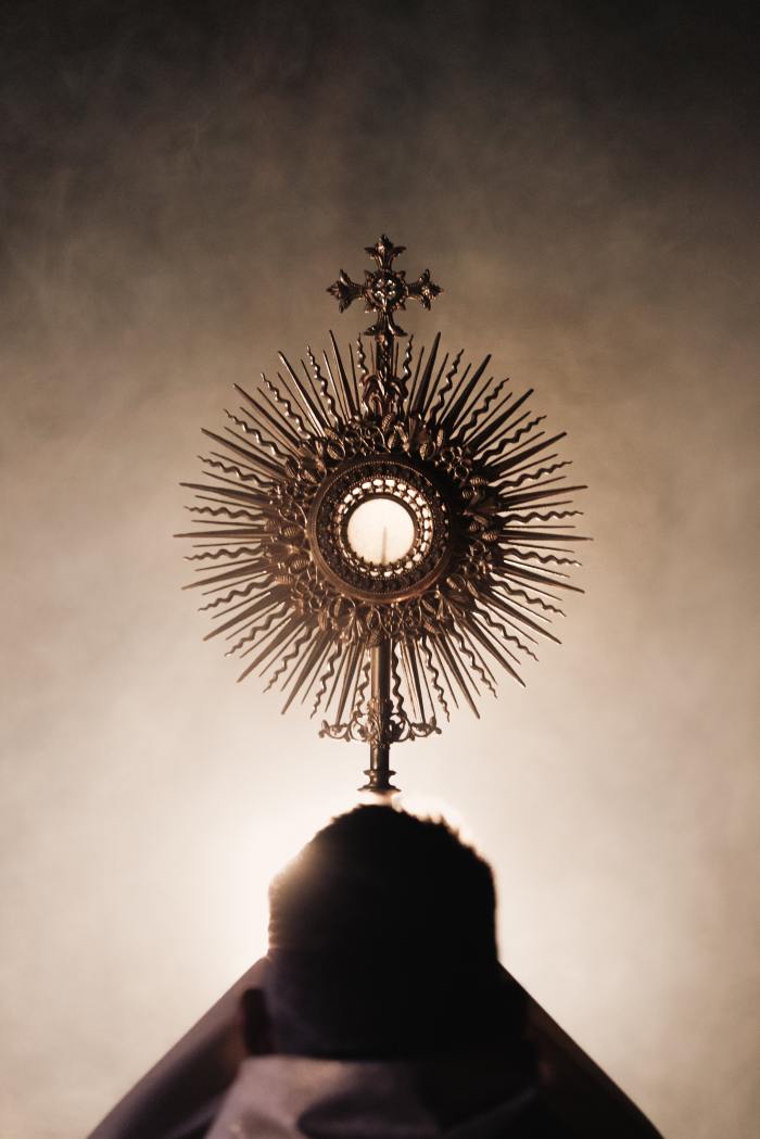 Monstrance elevated